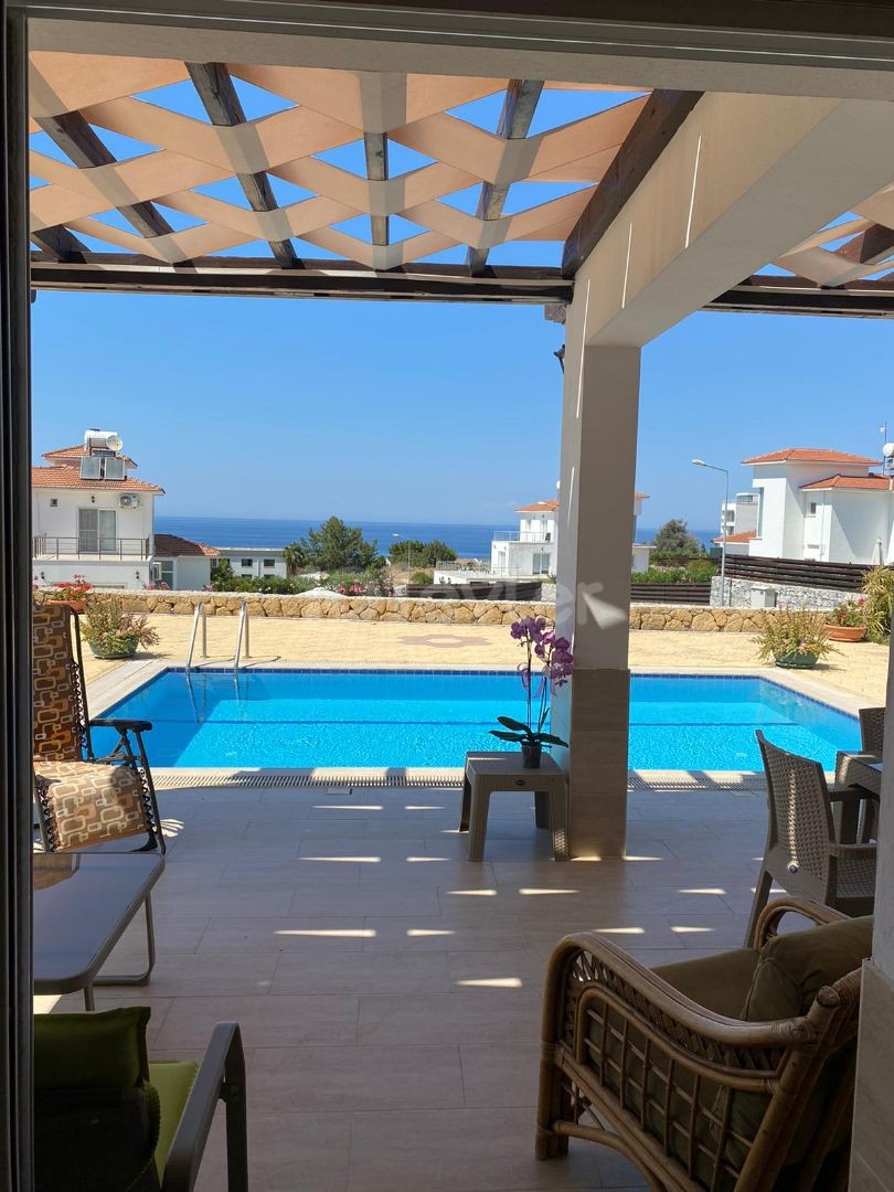 DAILY RENTAL 3+1 VILLA WITH POOL IN GİRNE ÇATALKÖY