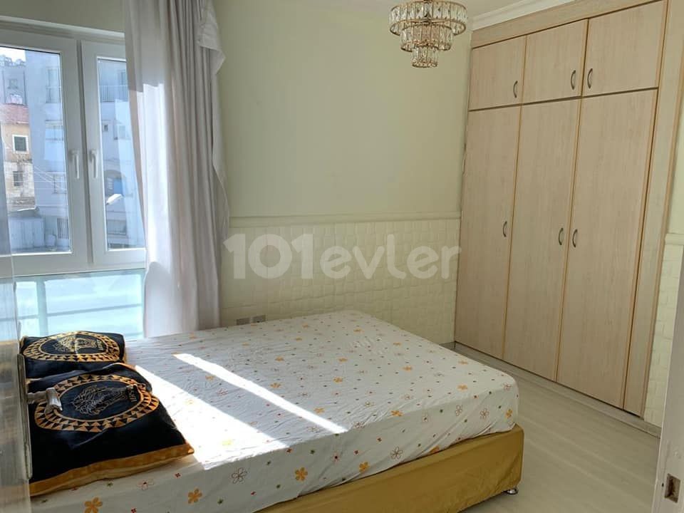 GİRNE'DE KİRALIK 3+2 PENTHOUSE 