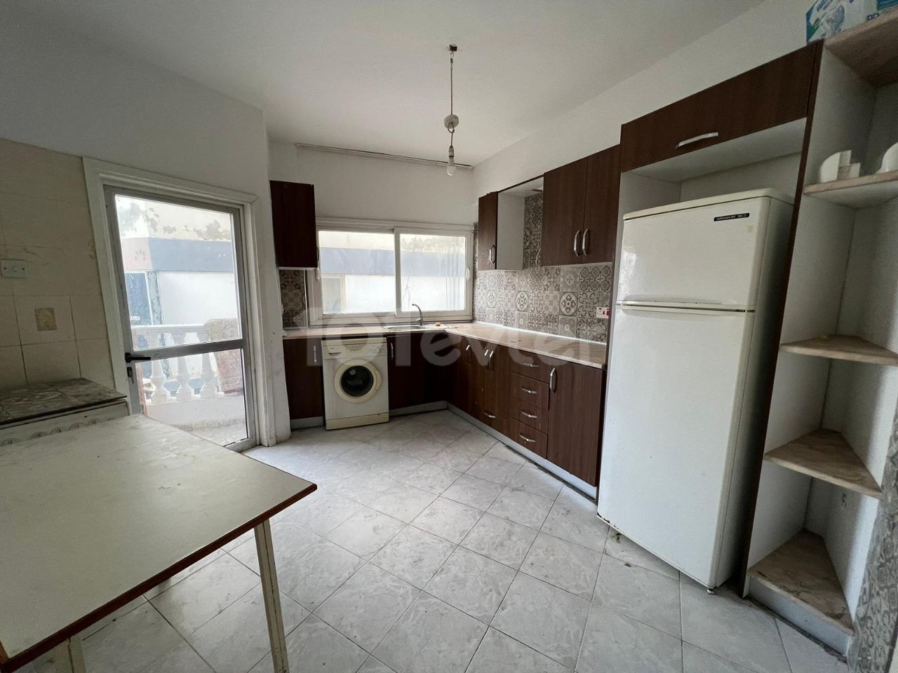 GİRNE MERKEZ'DE SATILIK 3+1 DAİRE