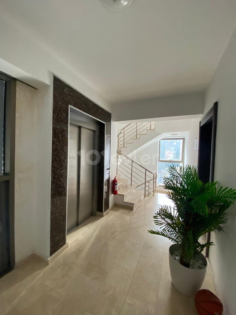 Flat To Rent in Aşağı Girne, Kyrenia