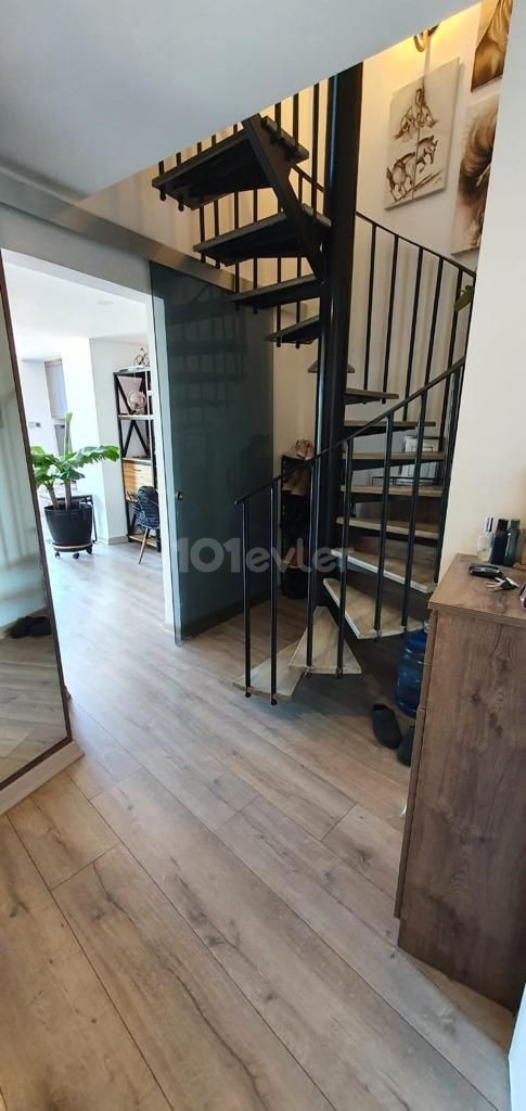 GİRNE'DE SATILIK 3+1 PENTHOUSE