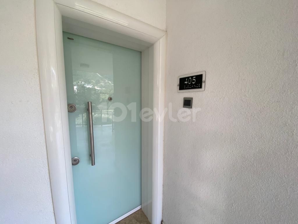 2+1 FLAT FOR SALE IN KYRENIA CENTER