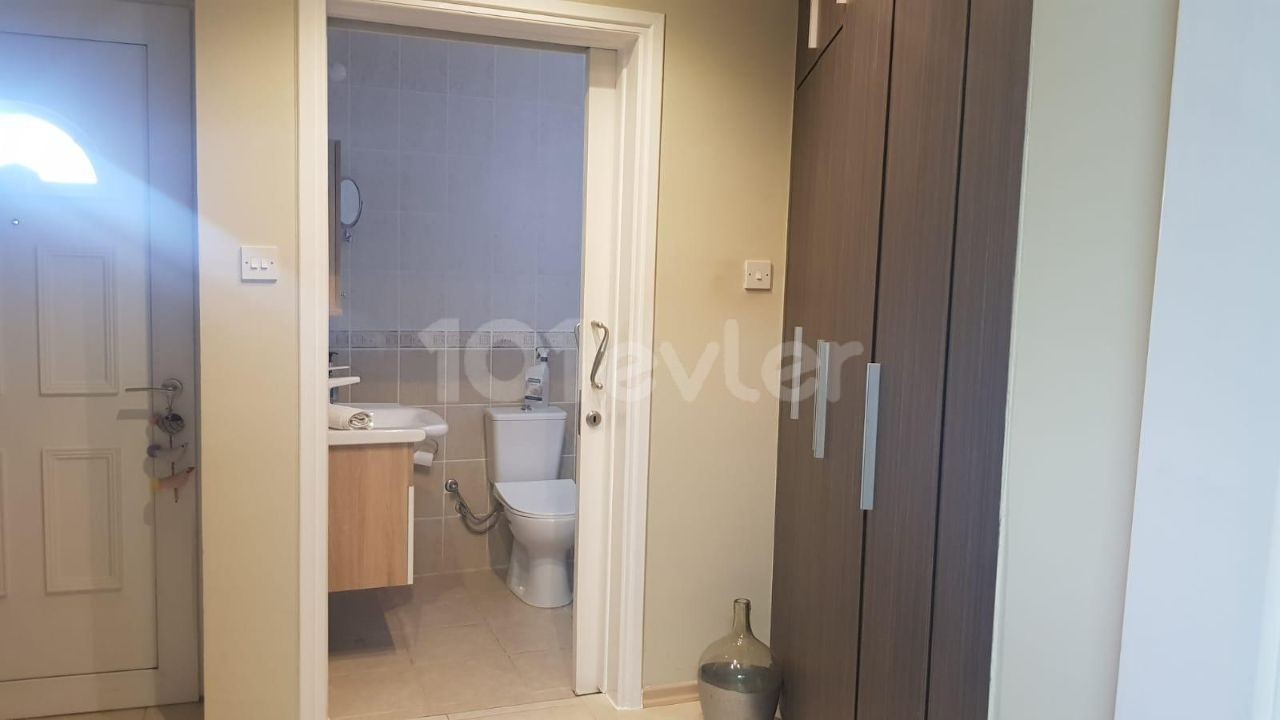 Edremit'te Havuzlu 3+1 Eşyalı Kiralık Villa !