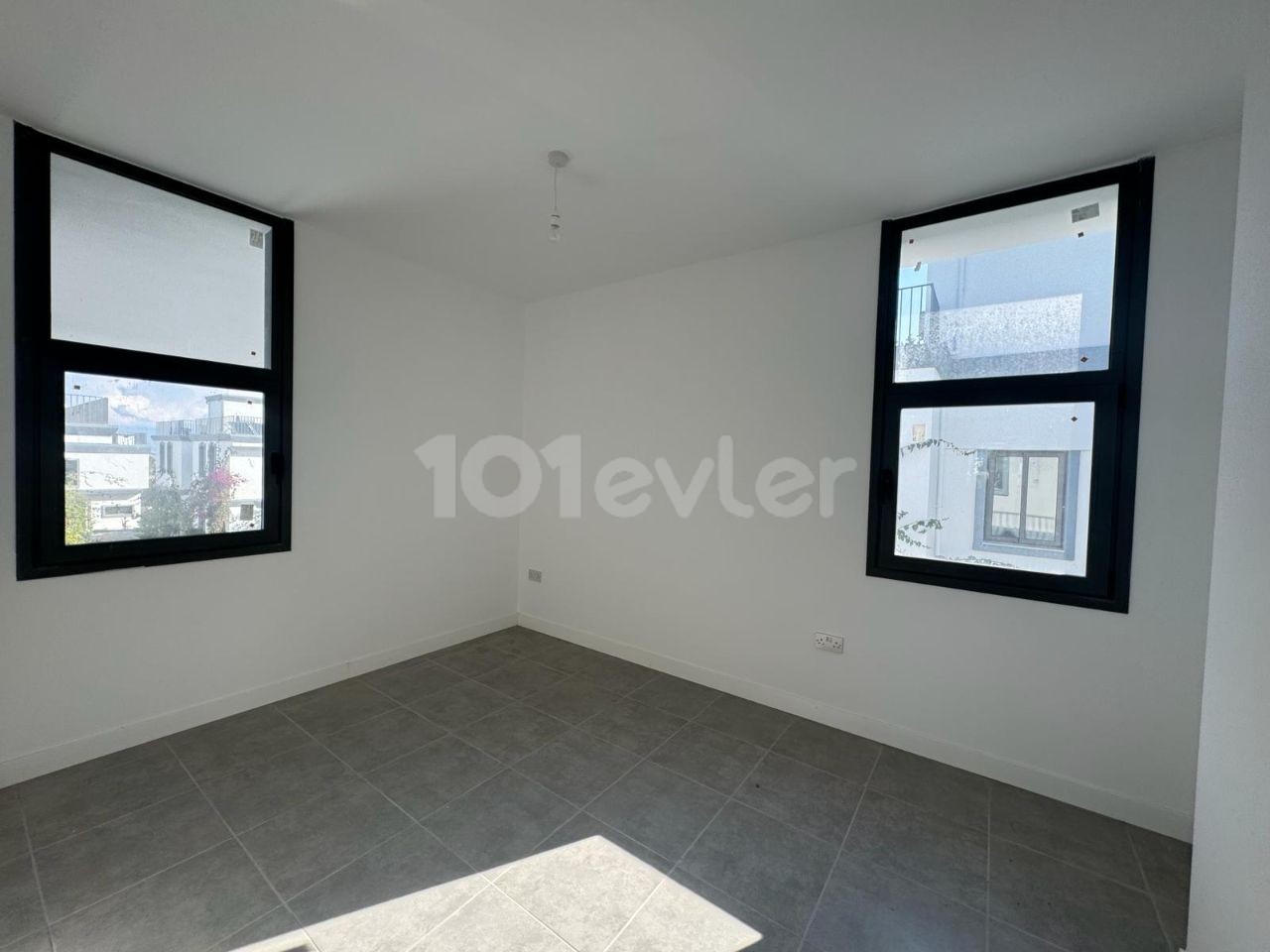 Unfurnished 3+1 Flat for Rent in Kyrenia Center!