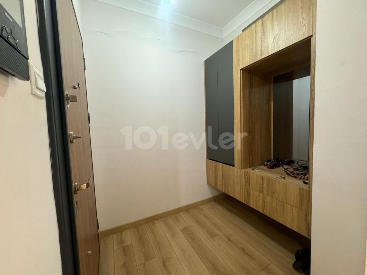 2+1 Flat for Rent in Kyrenia Center!