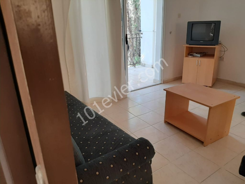 Kiralık 3+1 apartman , Magusa , Gülseren , 265 dolar monthly payment 530 deposıt