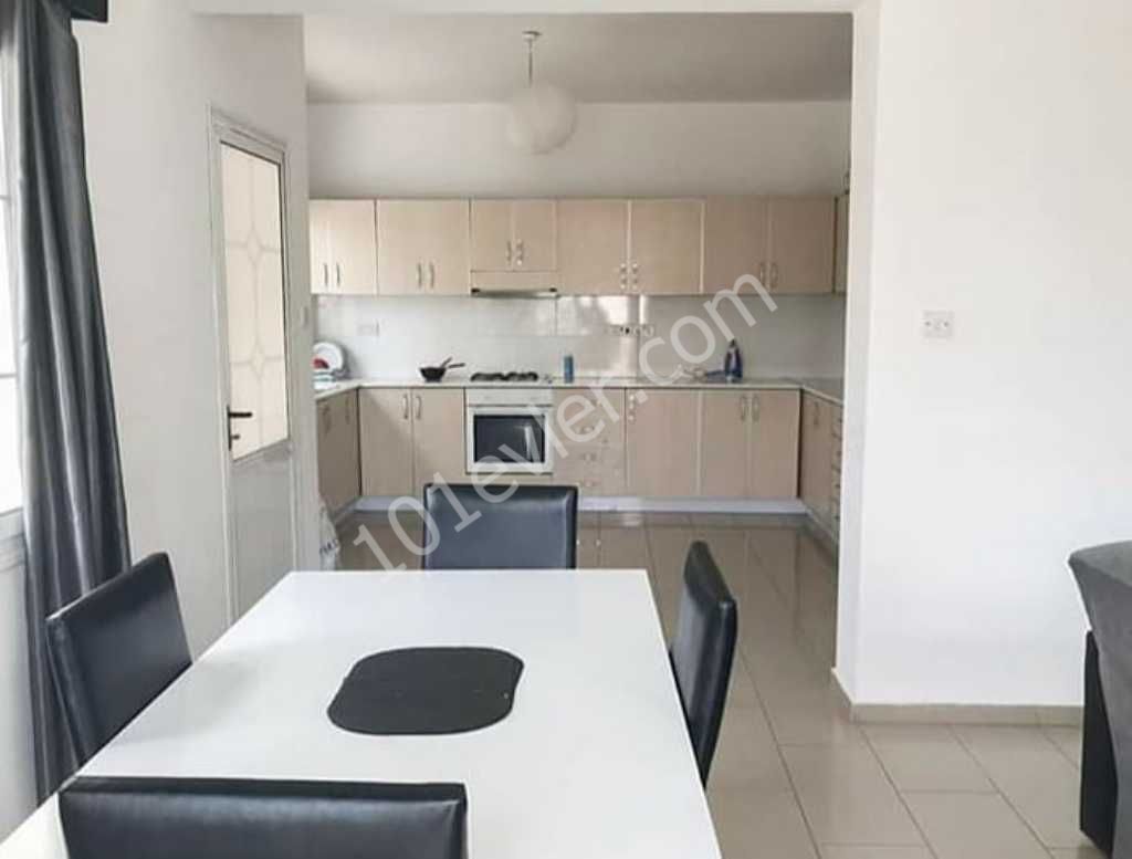 kiralık 3+1 apartman dairesi, Gülseren , magusa  ,4000$ senelik , +3000 ₺ depozit ve komisyon