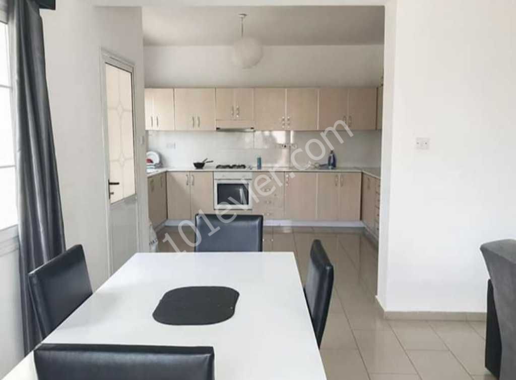 kiralık 3+1 apartman dairesi, Gülseren , magusa  ,4000$ senelik , +3000 ₺ depozit ve komisyon