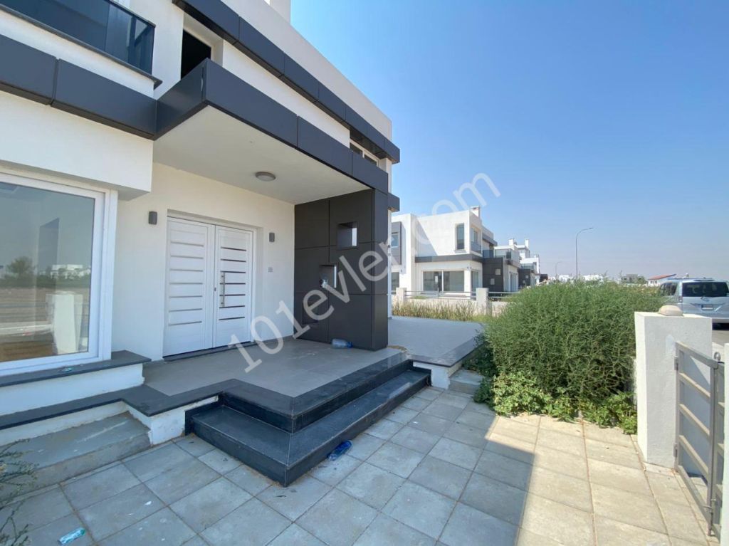 Villa For Sale in Yeni Boğaziçi, Famagusta