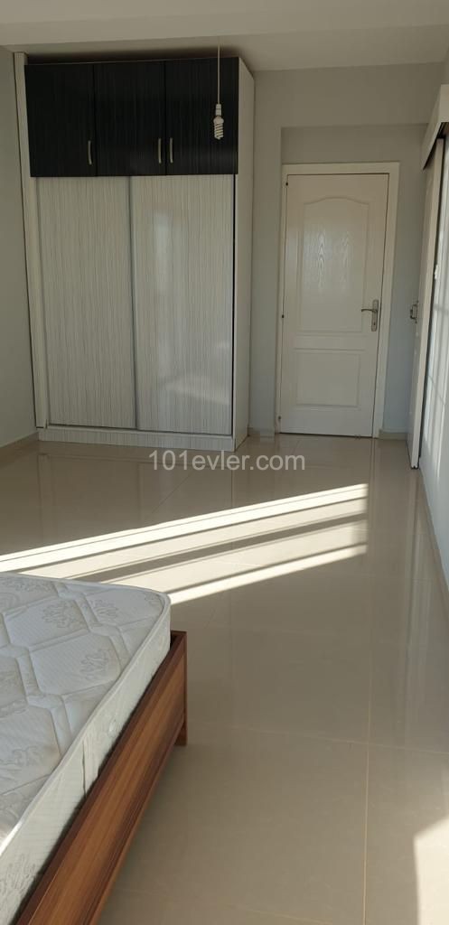 Gulseren 3+1 penthouse bei Famagusta 6000 $ rent deposit 500$ Commission ** 