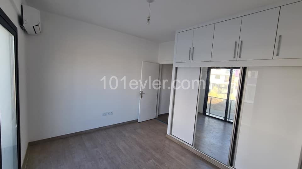 ZUM VERKAUF IN FAMAGUSTA CANAKKALE 2 + 1 MIT GROßEM BALKON ** 