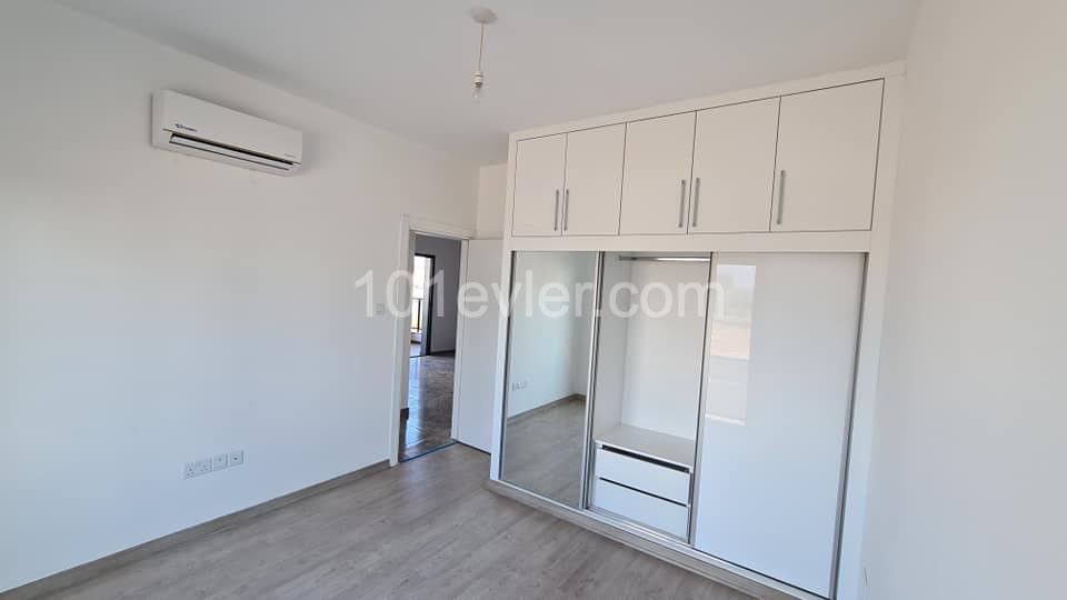 ZUM VERKAUF IN FAMAGUSTA CANAKKALE 2 + 1 MIT GROßEM BALKON ** 