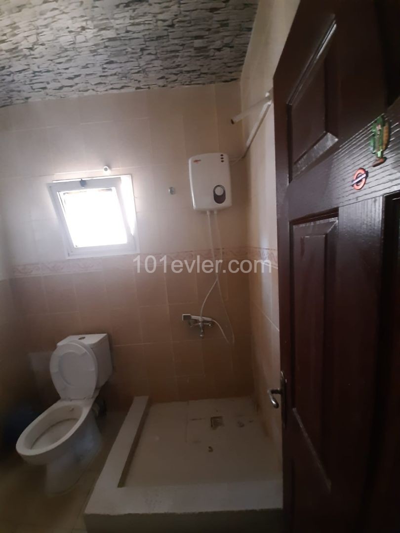 Near to emu 2+1 rent house  3 months pay. 7000 tl rent deposıt 1500 tl commıssıon