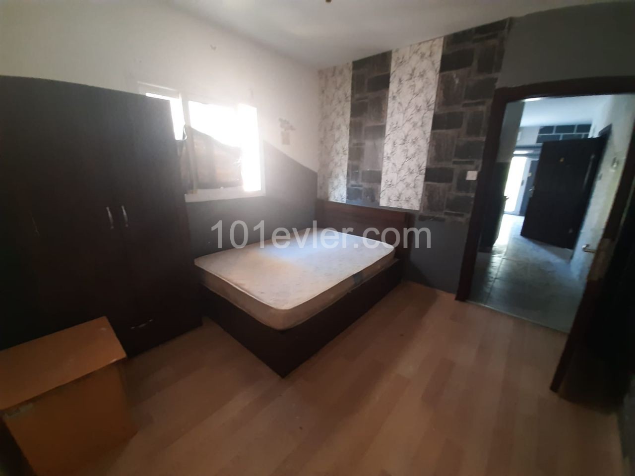 Near to emu 2+1 rent house  3 months pay. 7000 tl rent deposıt 1500 tl commıssıon