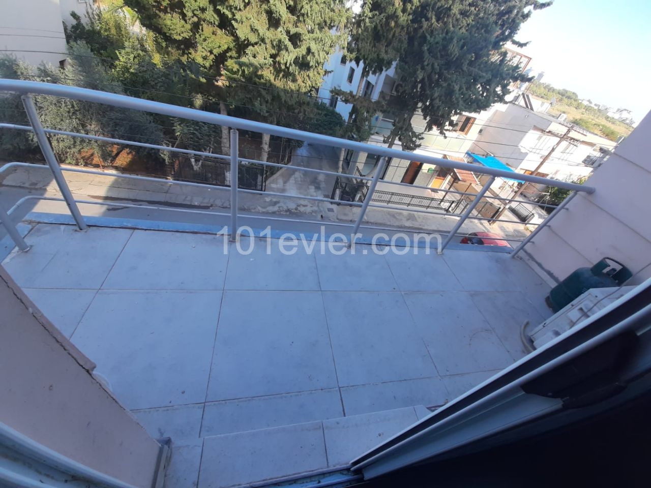 Near to emu 2+1 rent house  3 months pay. 7000 tl rent deposıt 1500 tl commıssıon