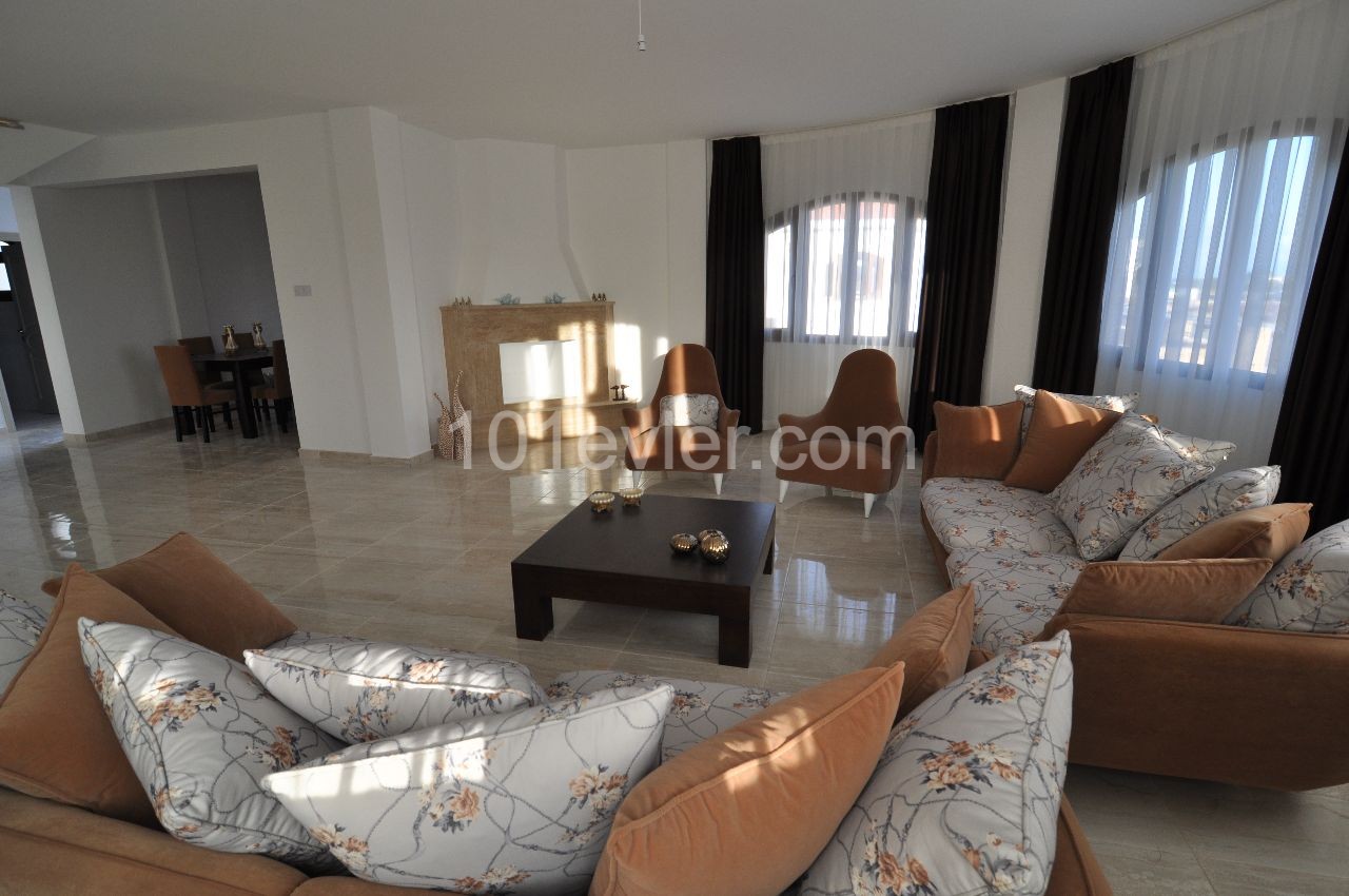 İskele bahceler 3+1 dublex villa son bır adet havuzlu 435m2 arsa 186m2 villa