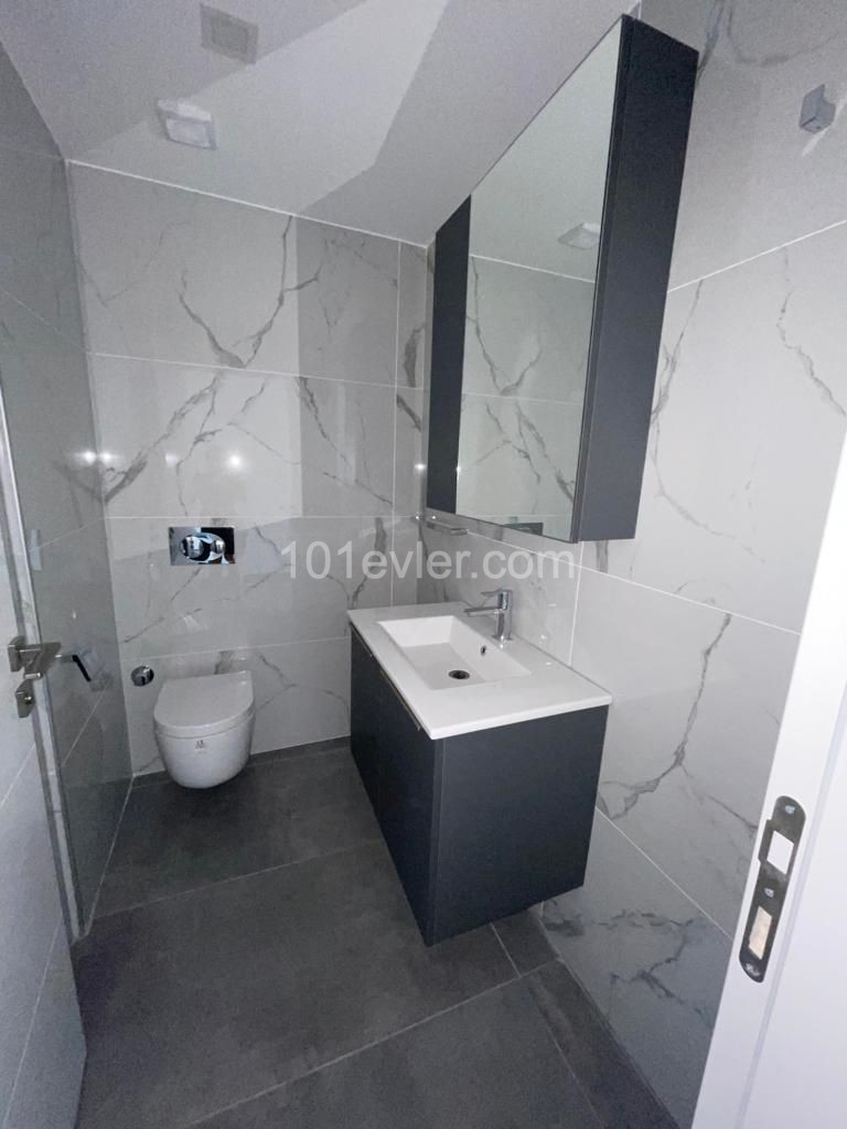 Studio flat for sale in Courtyard Long Beach Pier Area; ** 