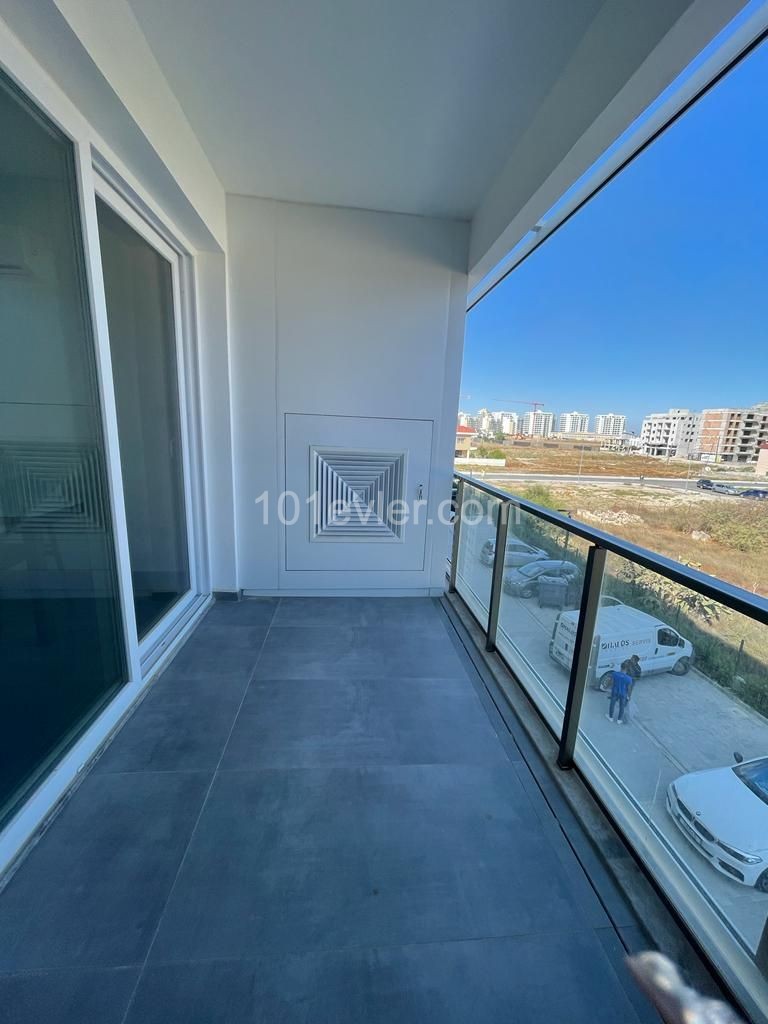 Studio flat for sale in Courtyard Long Beach Pier Area; ** 