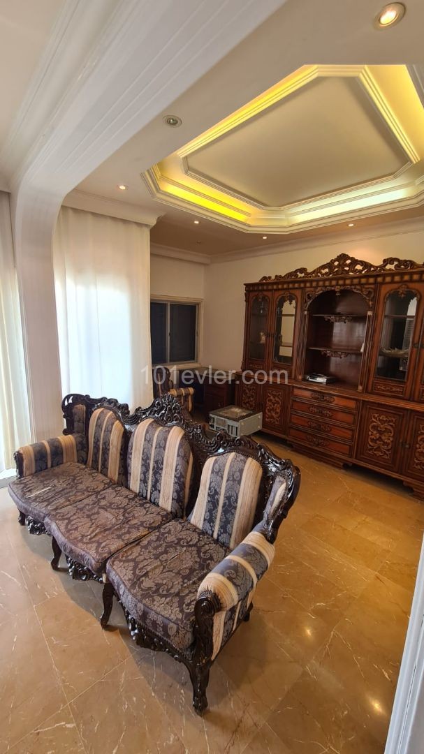 3+1 flat for sale in Famagusta Baykal, free of charge, flat with Turkish title ** 