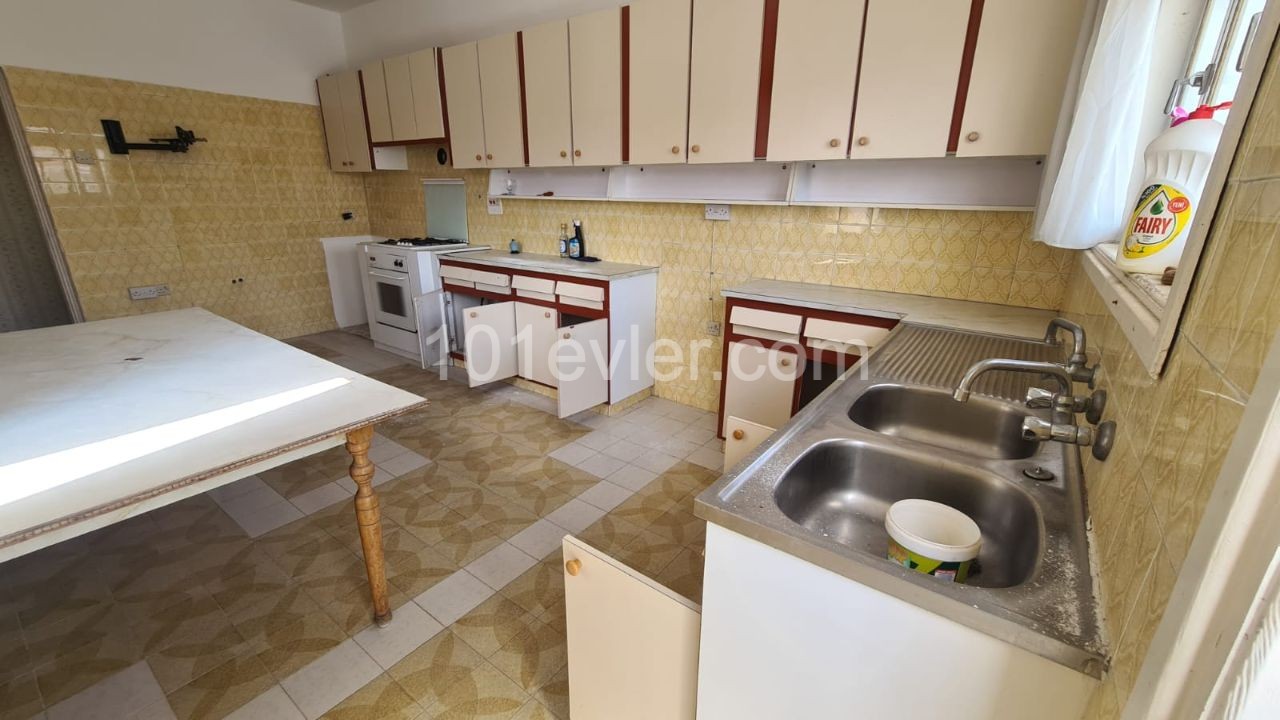 3+1 flat for sale in Famagusta Baykal, free of charge, flat with Turkish title ** 