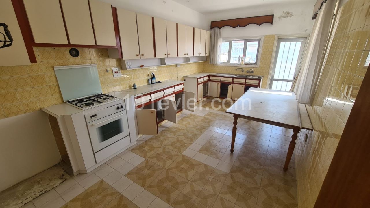 3+1 flat for sale in Famagusta Baykal, free of charge, flat with Turkish title ** 