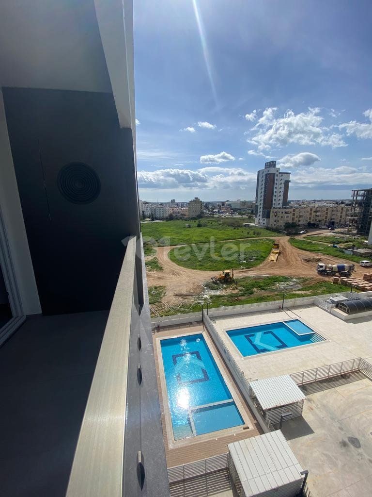 Terrace park studio ready for rent 3 months payment 300stg per month 35stg Комиссия по чет-депозитарию ** 