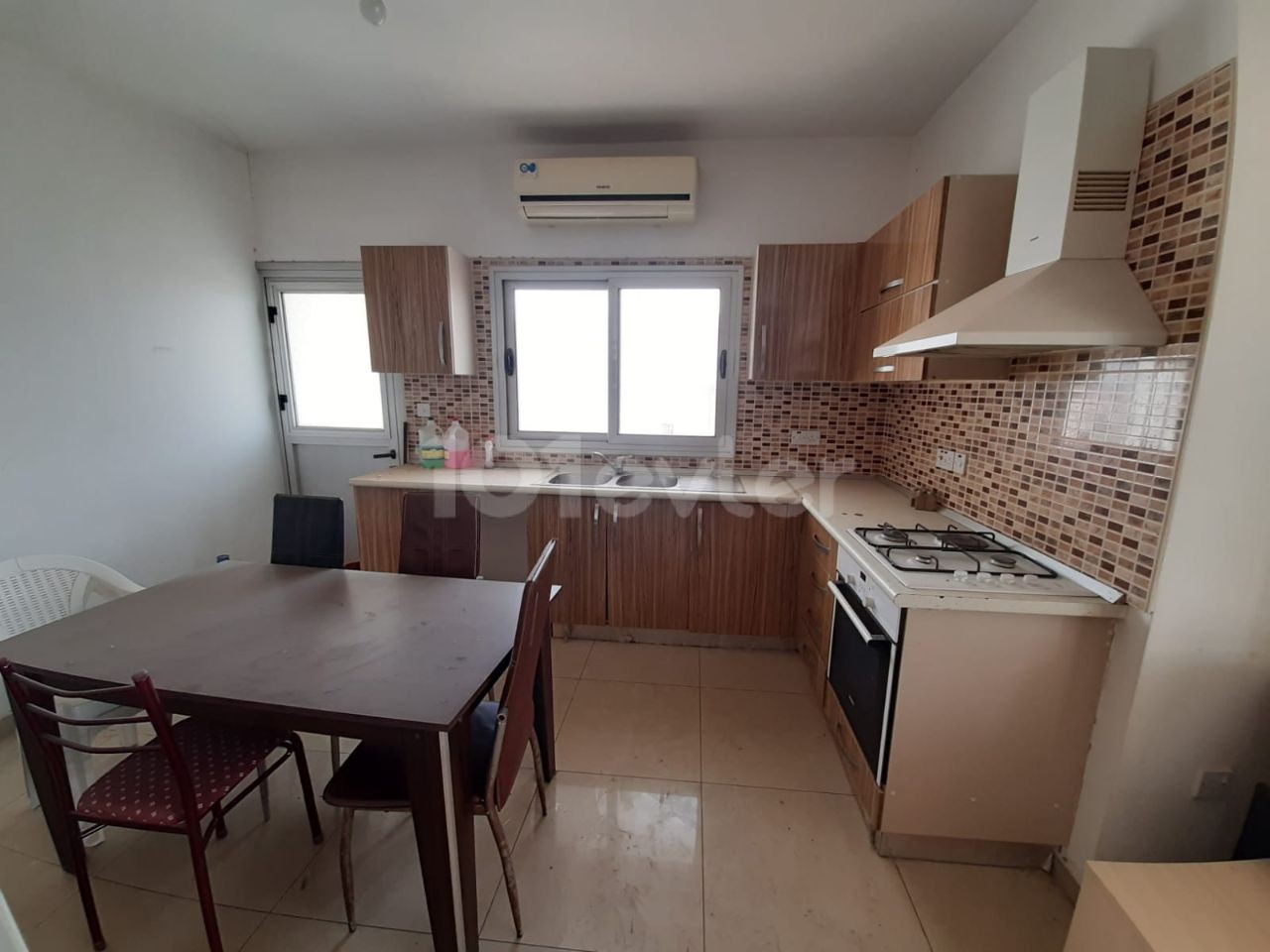 Famagusta Sakarya region 3+1 for sale 3.the 12-year-old building on the floor is for sale for £45,500. 2 toilets 1 bathroom 130 m2 Equivalent cob with elevator ** 