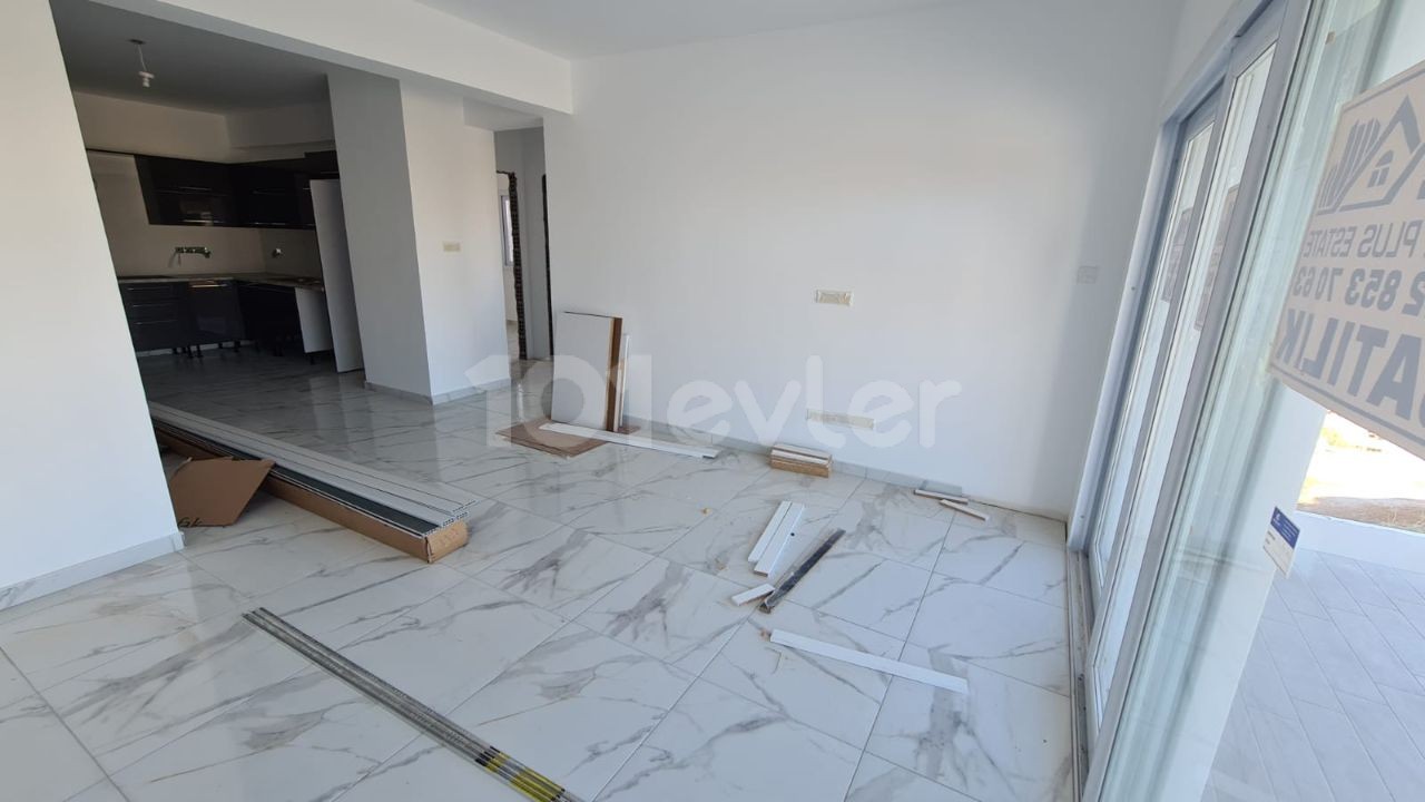 2 + 1 apartment apartment for sale in Famagusta canakkale OUR APT INFORMATION 2 + 1 apartment for sale in 85 m2 The sale price is £ 46,000 - VAT and transformer prices have been paid. ** 