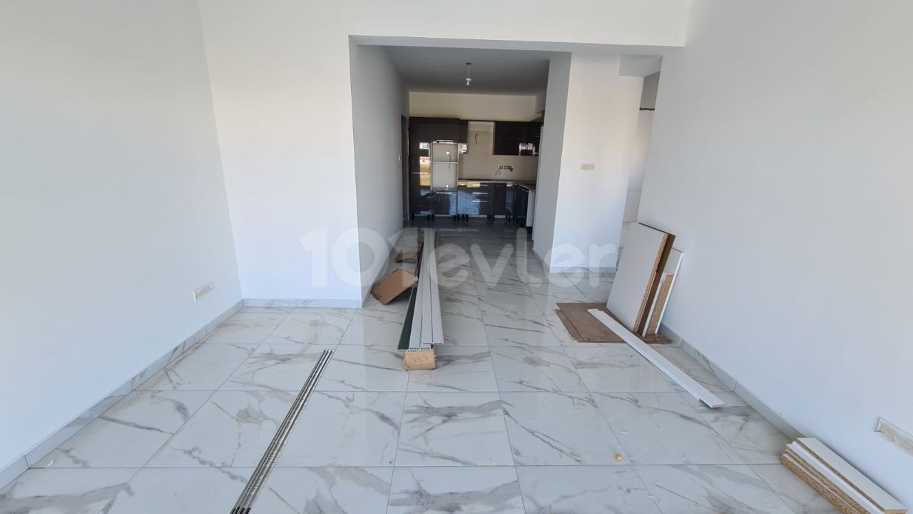 2 + 1 apartment apartment for sale in Famagusta canakkale OUR APT INFORMATION 2 + 1 apartment for sale in 85 m2 The sale price is £ 46,000 - VAT and transformer prices have been paid. ** 