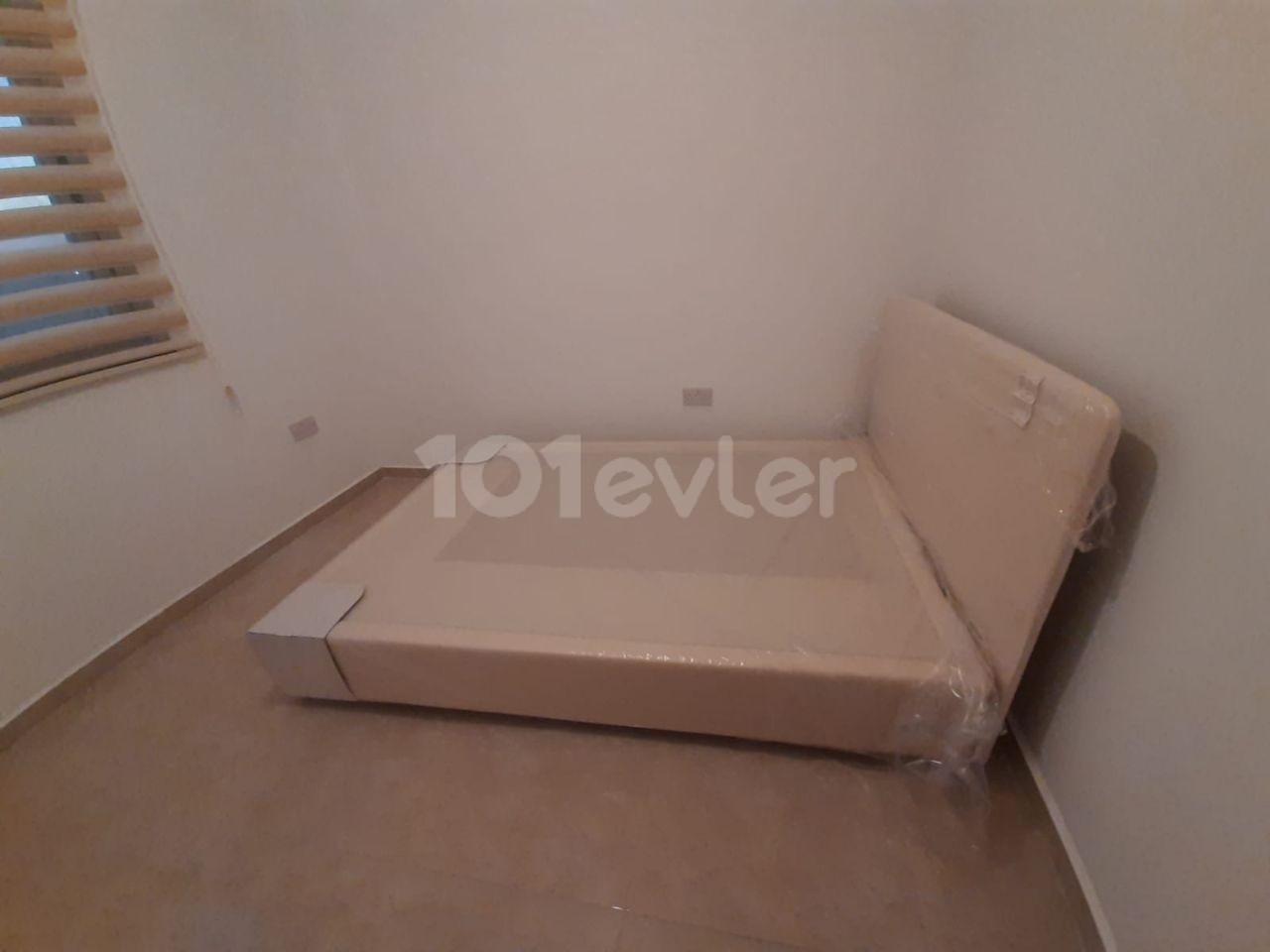 Tuzla 1 + 1 rent house from 160 Llogara 3 months payment Deposit 160 Llogara commission 160 Llogara Apartment charge 80 tl per month 1.floor ** 