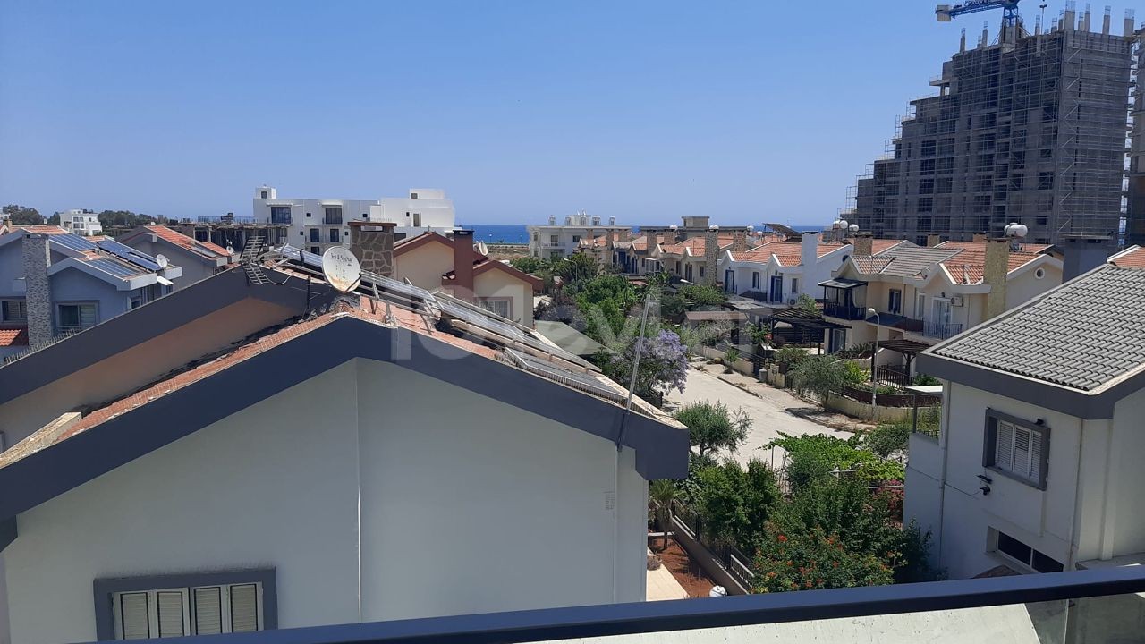 Famagusta Iskele long beach Weekly 1+1 rental house Per day 55€ And commission 55€ 3 floor elevator car park Sea wiev For family In the room no a.c