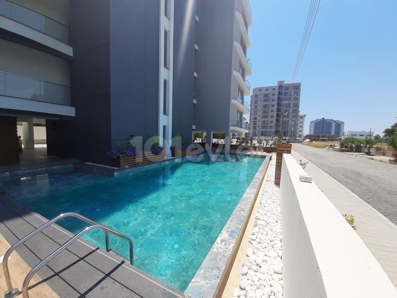 Famagusta Iskele long beach Weekly 1+1 rental house Per day 55€ And commission 55€ 3 floor elevator car park Sea wiev For family In the room no a.c