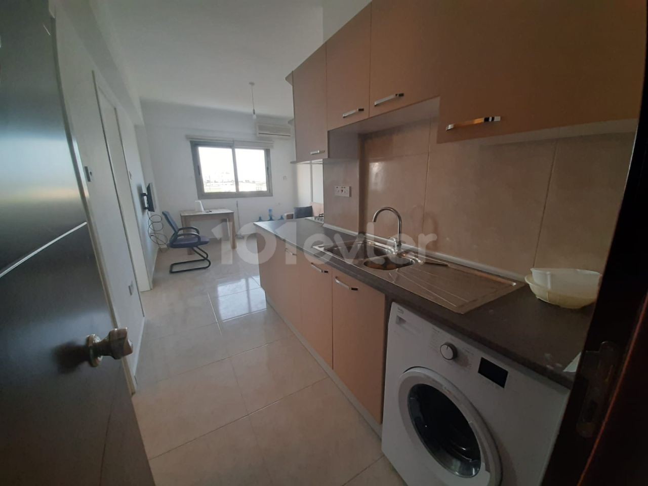 Tuzla 1+1 kiralık kirası 250£ 3 kira depozit ve komisyon aidat 80 tl balkonu yok daırenın