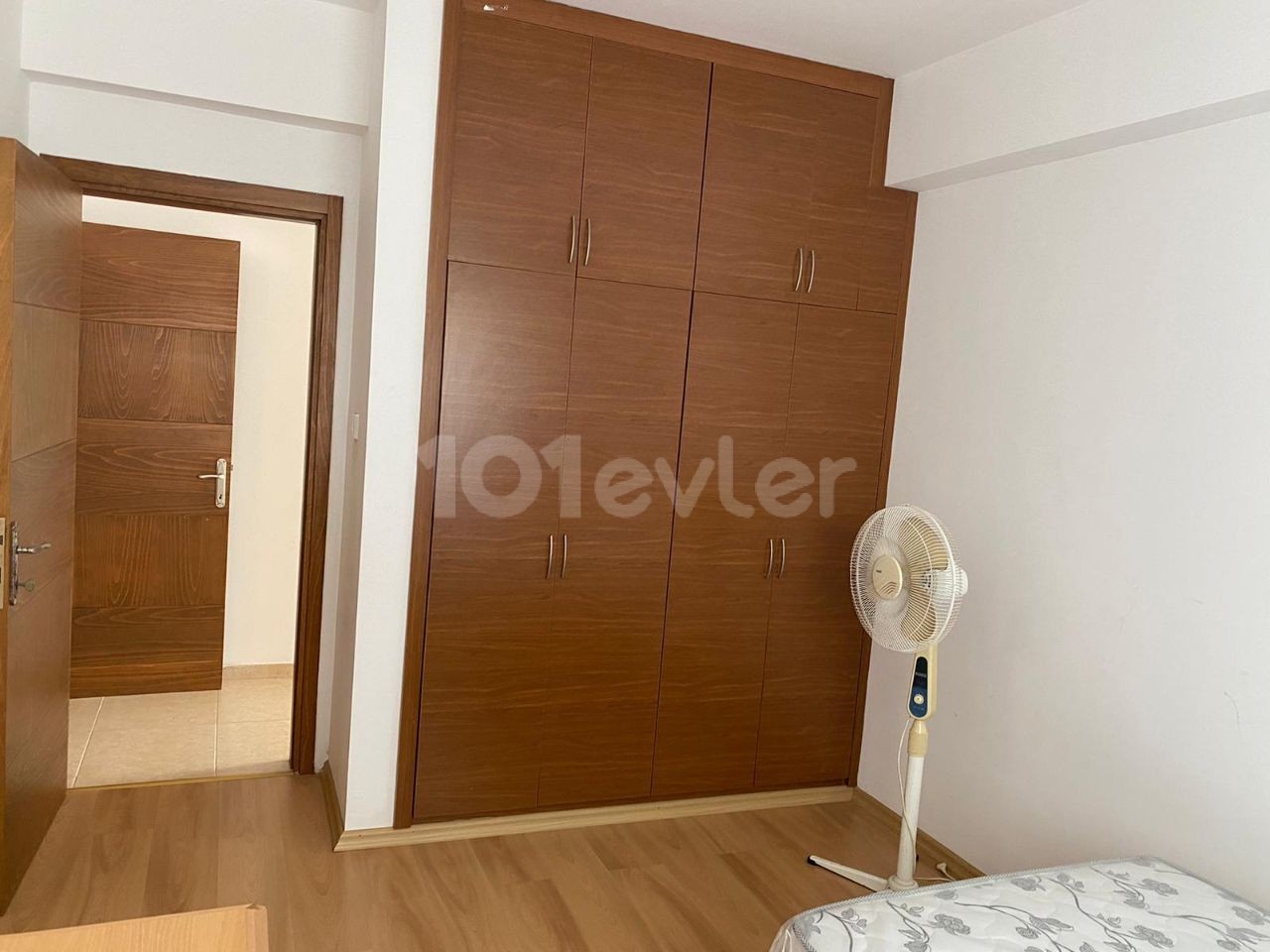 1 july active home Close to onder shopping mall 3+1 reny penthouse 4500$ rent yearly payment Deposit 375$ Commission 375$ Elevator Car park Apartment charge Thu month 100 tl ** 