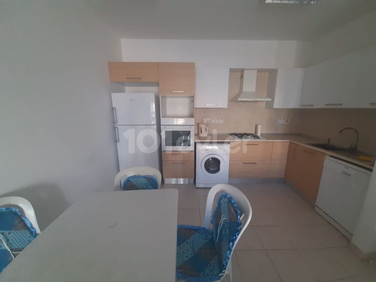 Tuzla Saklikent 2 + 1 rent on the ground floor from £ 250 for 6 months pesin odemeli Deposit 250£ Commission 250 £ Dues 500 tl Ten odem Water bills with electricity cards every month for cleaning the pool and surroundings. ** 