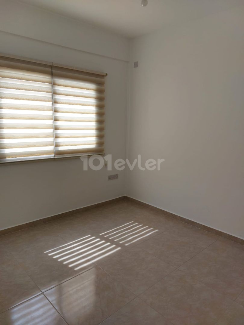 2+1 Wohnung Zu vermieten im Dorf Tuzla in Famagusta 1.monatlicher Preis auf dem Boden 250 Llosa 6 Monate Einzahlungsgebühr 250 Llosa Commission 250 Llosa aidat jeden Monat 80 tl ** 