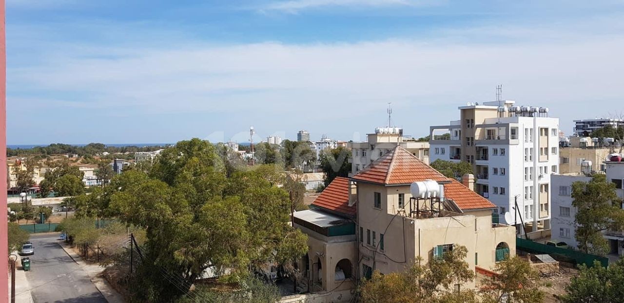 Famagusta in der Nähe der Schule 1 + 1 zu verkaufen 60.000 Llogara voll möblierte Wohnung entspricht COB 5 ** 