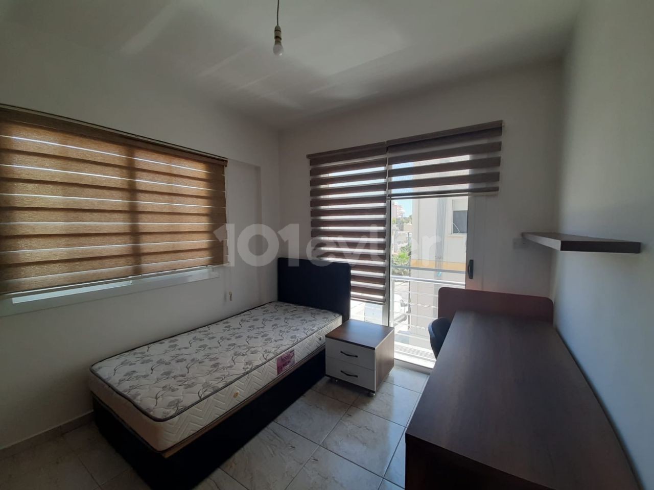 Close to emu 1+1 rent house 1 year payment 2500$ Deposit 1500 tl Commission 1500 tl 2.floor Internet wifi free