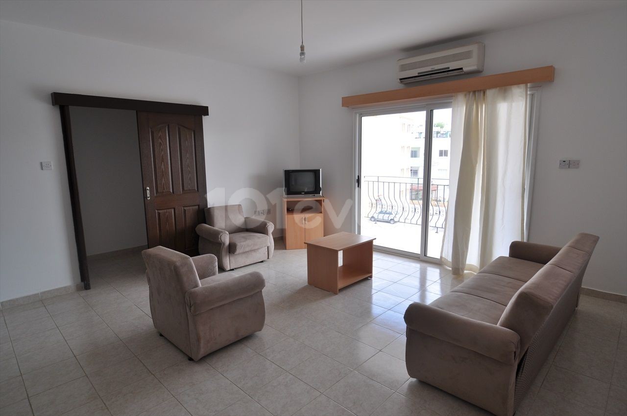 Famagusta gülseren area 3 + 1 rent house 6 months payment per month 230 $ Kaution 230$ Commission 230 $ ground floor ** 