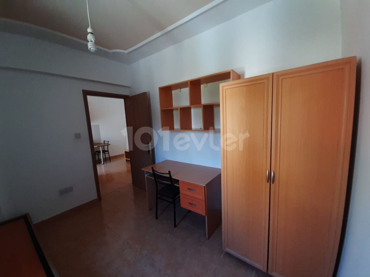 Emu'ya yakın 1+1 kiralık ev Aylık 250$ 10 ay ödeme Depozito komisyonu 1. kat ** 