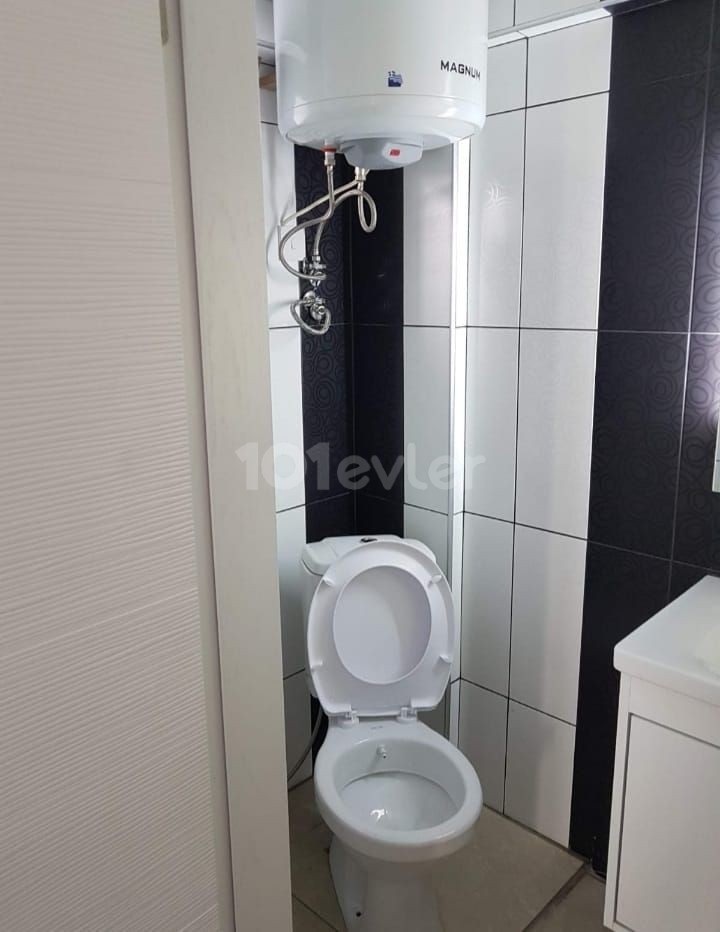 CLOSE TO EMU NICE STUDIO READY FOR RENT PER MONTH 225$ MINIMUM 6 MONTHS PAYMENT DEPOSIT 225$ AND COMMİSSİON 225$ GROUND FLOOR
