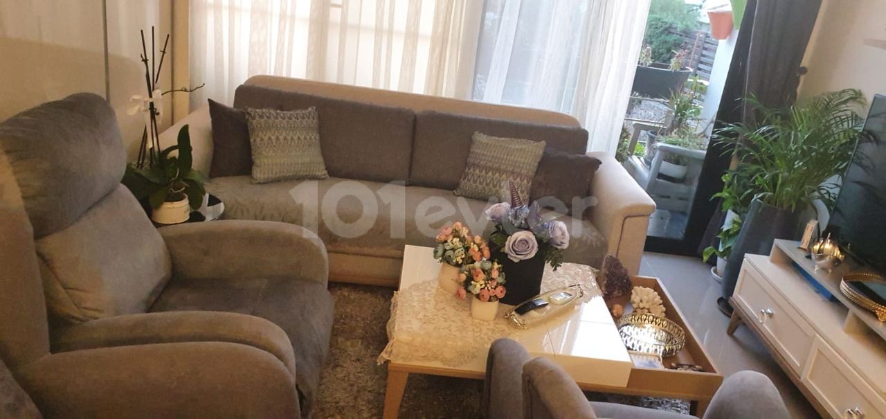 DEREBOYU 2 + 1 APARTMENT FOR SALE NEAR LEFKOSA TERMINAL 2 + 1 APARTMENT FOR SALE IN TURKISH COB, USED FOR 1 AND A HALF YEARS, 70.000£ EXTRA APARTMENT VAT TRANSFORMER ODENMIS!!!! ** 