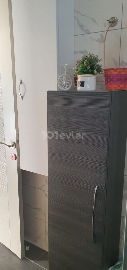 DEREBOYU 2 + 1 APARTMENT FOR SALE NEAR LEFKOSA TERMINAL 2 + 1 APARTMENT FOR SALE IN TURKISH COB, USED FOR 1 AND A HALF YEARS, 70.000£ EXTRA APARTMENT VAT TRANSFORMER ODENMIS!!!! ** 