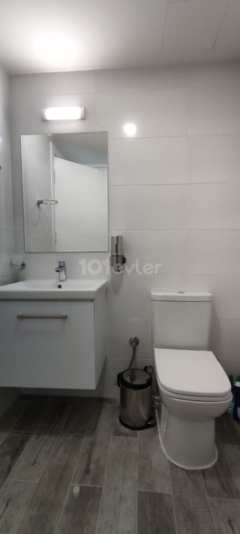 Luxusmiete Studio in Magusa Pier Bosporus mindestens 6 Monate Preis pro 1 Monat Miete 350 Pfund Kaution 350 Pfund Commission 350 Llogara 12.Wohnung auf dem Boden ** 