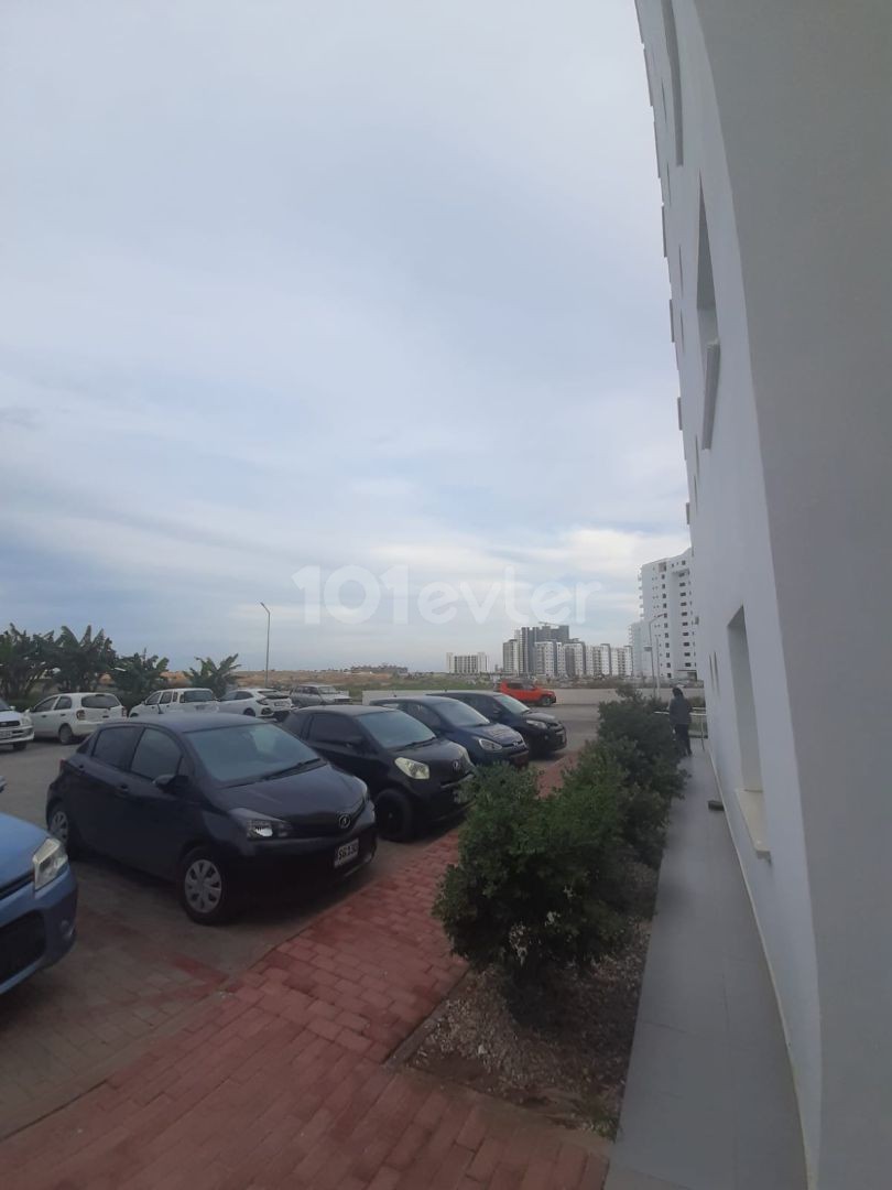 Cesar resortta kiralık daire 2+1 full eşyalı aile yada öğrenci farketmez 6 aylık ödemeli 700£ dan  2 depozit 1 komisyon