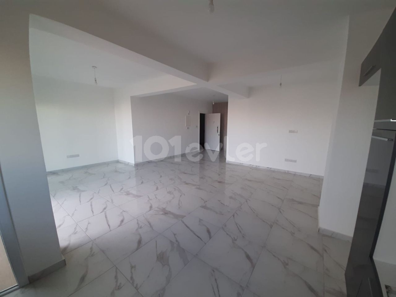 Immediate delivery 2+1 PENTHOUSE 122 square meters penthouse on the 5th floor in the region of Canakkale 100,000 stg Transformer has been paid. 