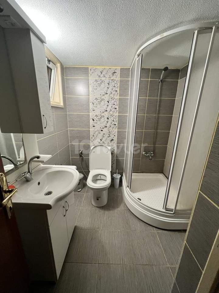 Gazimağusa 3+1 aile apartmanı Kiralık  Hazır aile veya bayan ıcın , 8.500 tl full eşyalı 6 ay yada senelik ödemeli