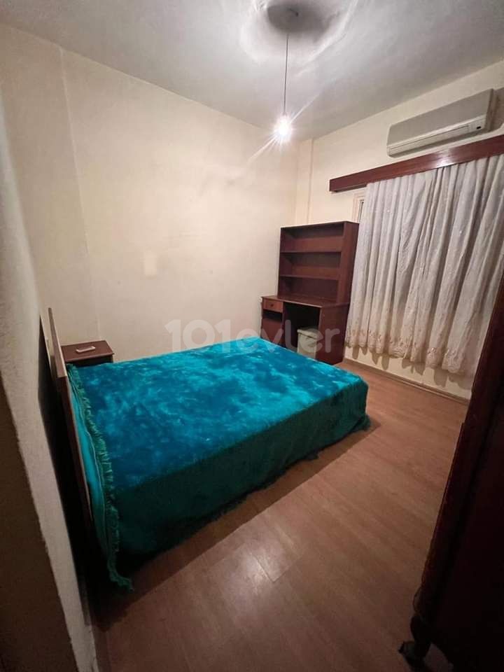 Gazimağusa 3+1 aile apartmanı Kiralık  Hazır aile veya bayan ıcın , 8.500 tl full eşyalı 6 ay yada senelik ödemeli