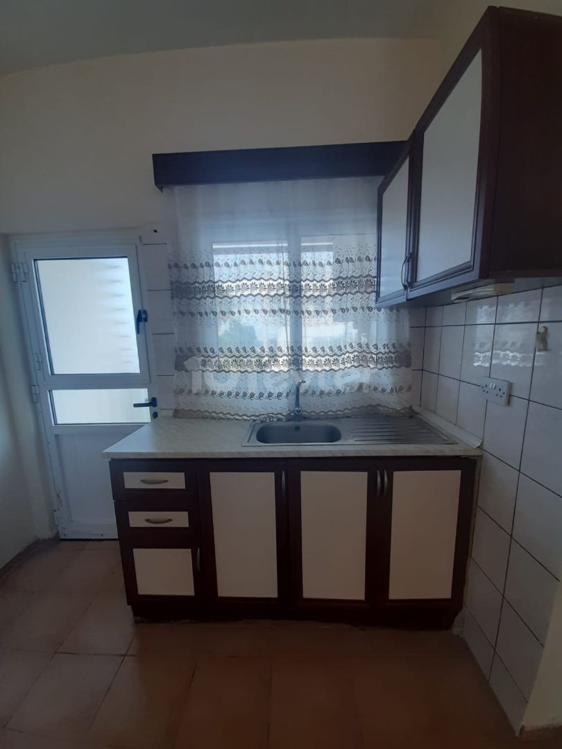 For rent in the center of Famagusta 6 months rent for 6 months £ 840 for 6 months deposit £ 140 and 1500 tl for 6 months water fee deposit commision 4. there is no elevator on the 4th floor. water 6 months 1500 tl electricity filtering meter