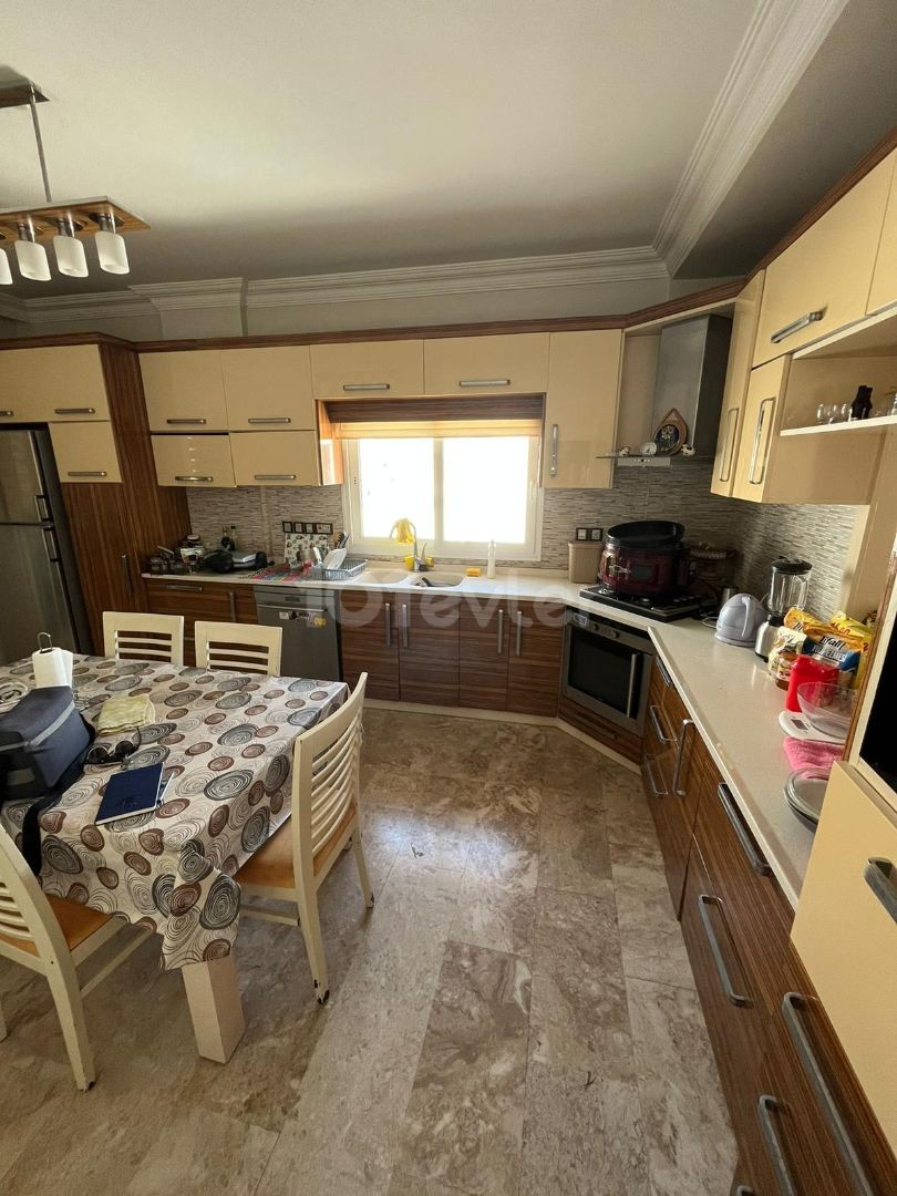 4+2 Penthouse zum Verkauf in Gülseren, türkischer Titel, komplett möbliert, Penthouse im 4. Stock 100.000£ 260 Quadratmeter 15 Jahre altes Gebäude